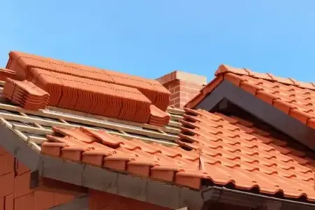Pose et rénovation de toiture en tuiles à Vérac